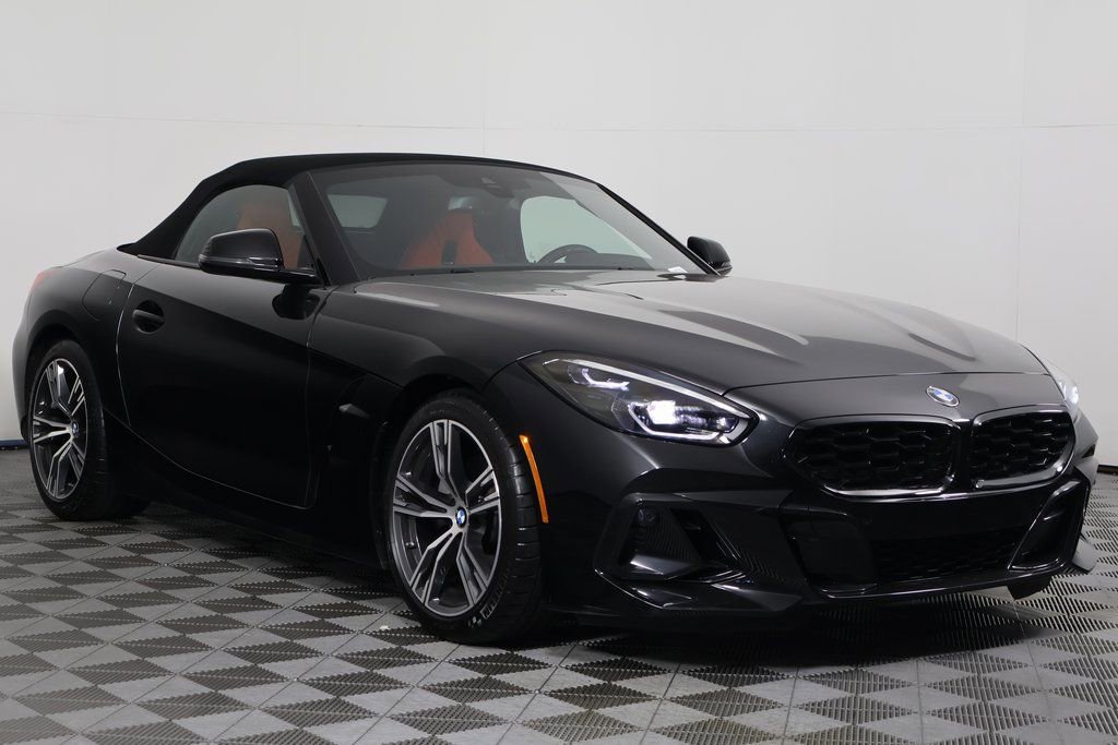 Certified 2023 BMW Z4 sDrive30i w/ Shadowloine Package RWD image 3