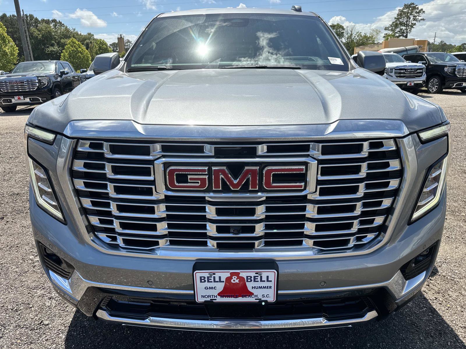 New 2026 GMC Yukon Denali w/ Denali Reserve Package AWD/4WD image 8