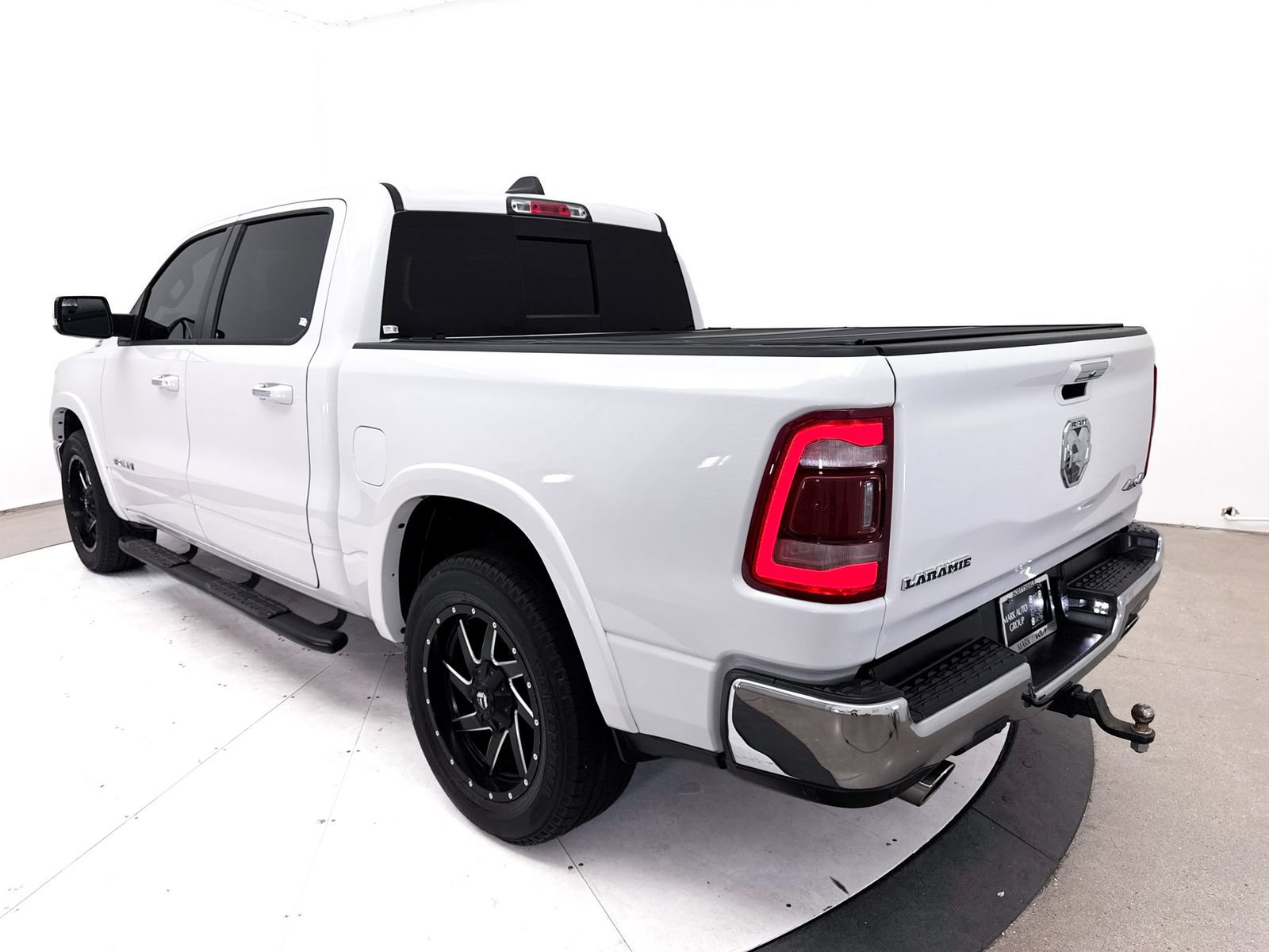 Used 2019 RAM 1500 Laramie AWD/4WD image 15