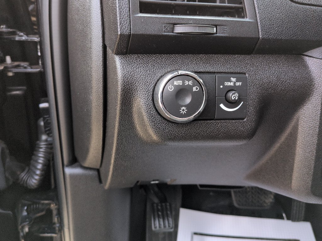 Used 2012 Chevrolet Traverse LT FWD image 14