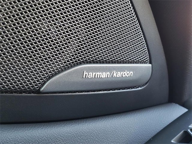 New 2026 BMW X6 xDrive40i w/ Climate Comfort Package image 21