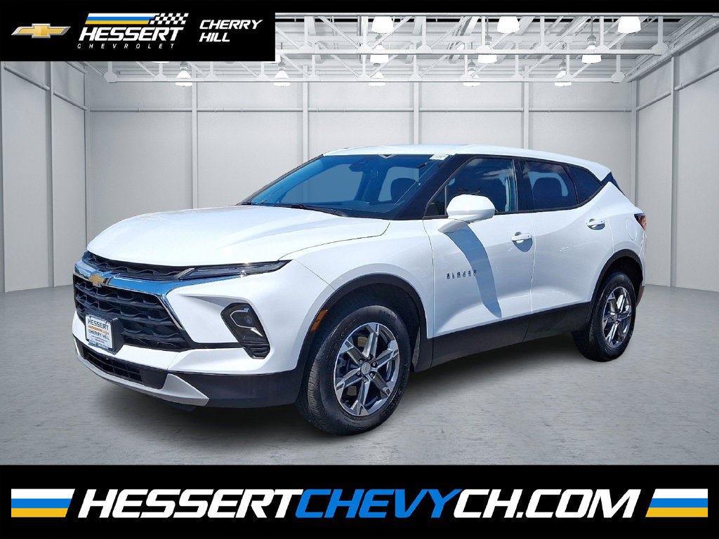 Certified 2024 Chevrolet Blazer LT FWD image 1