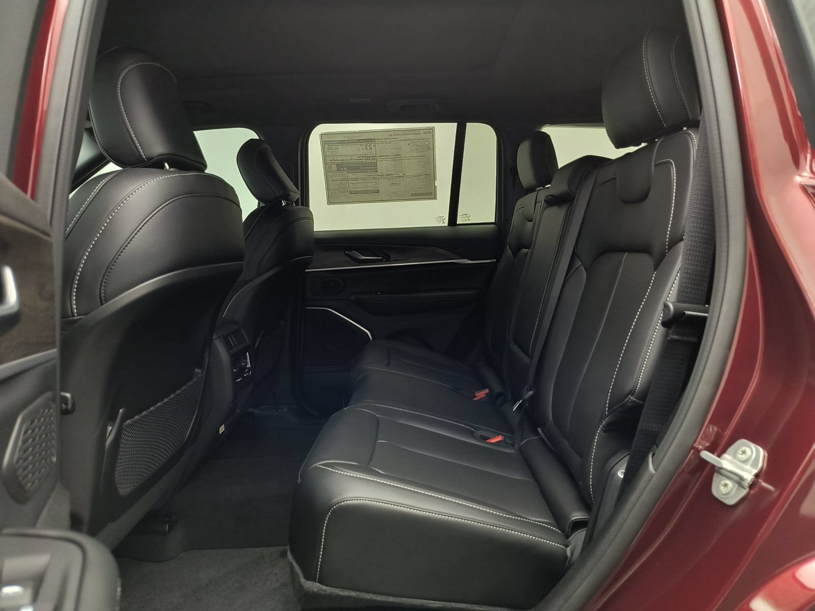 New 2026 Jeep Grand Cherokee Limited w/ Luxury Tech Group II AWD/4WD image 12