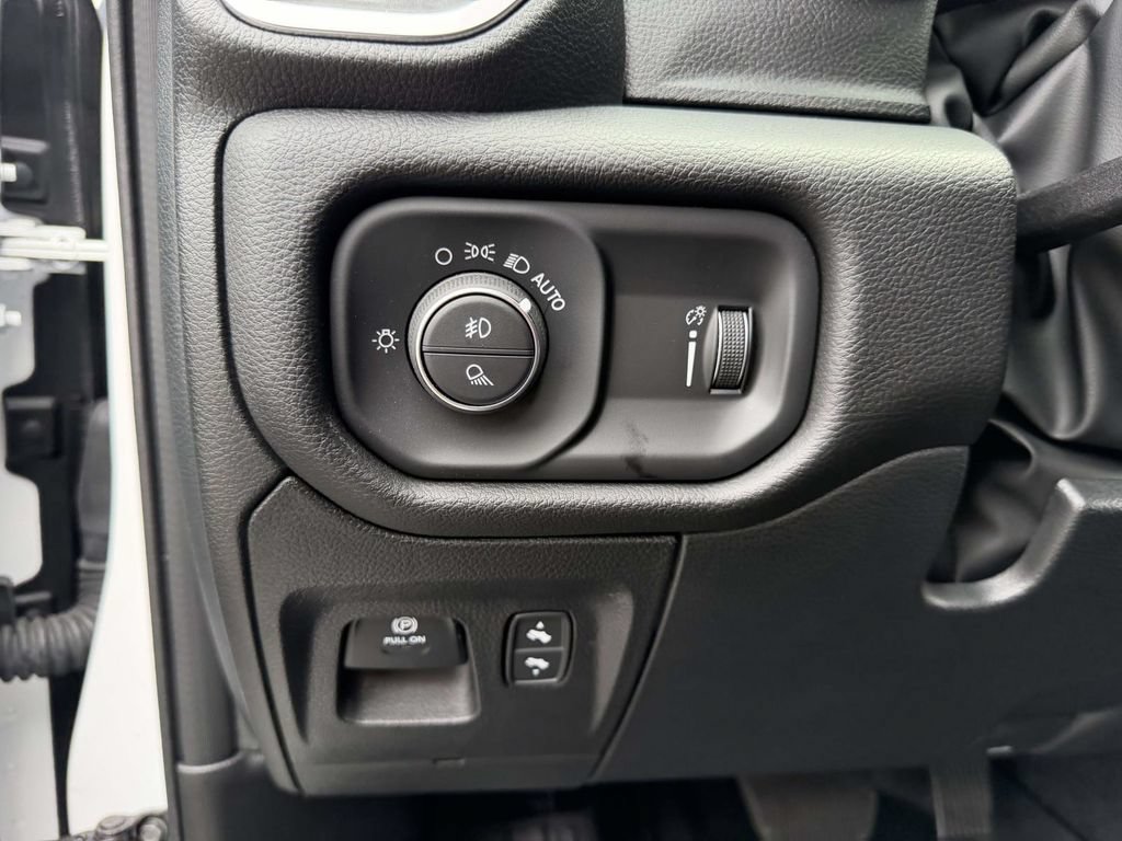 Used 2025 RAM 1500 Big Horn AWD/4WD image 24