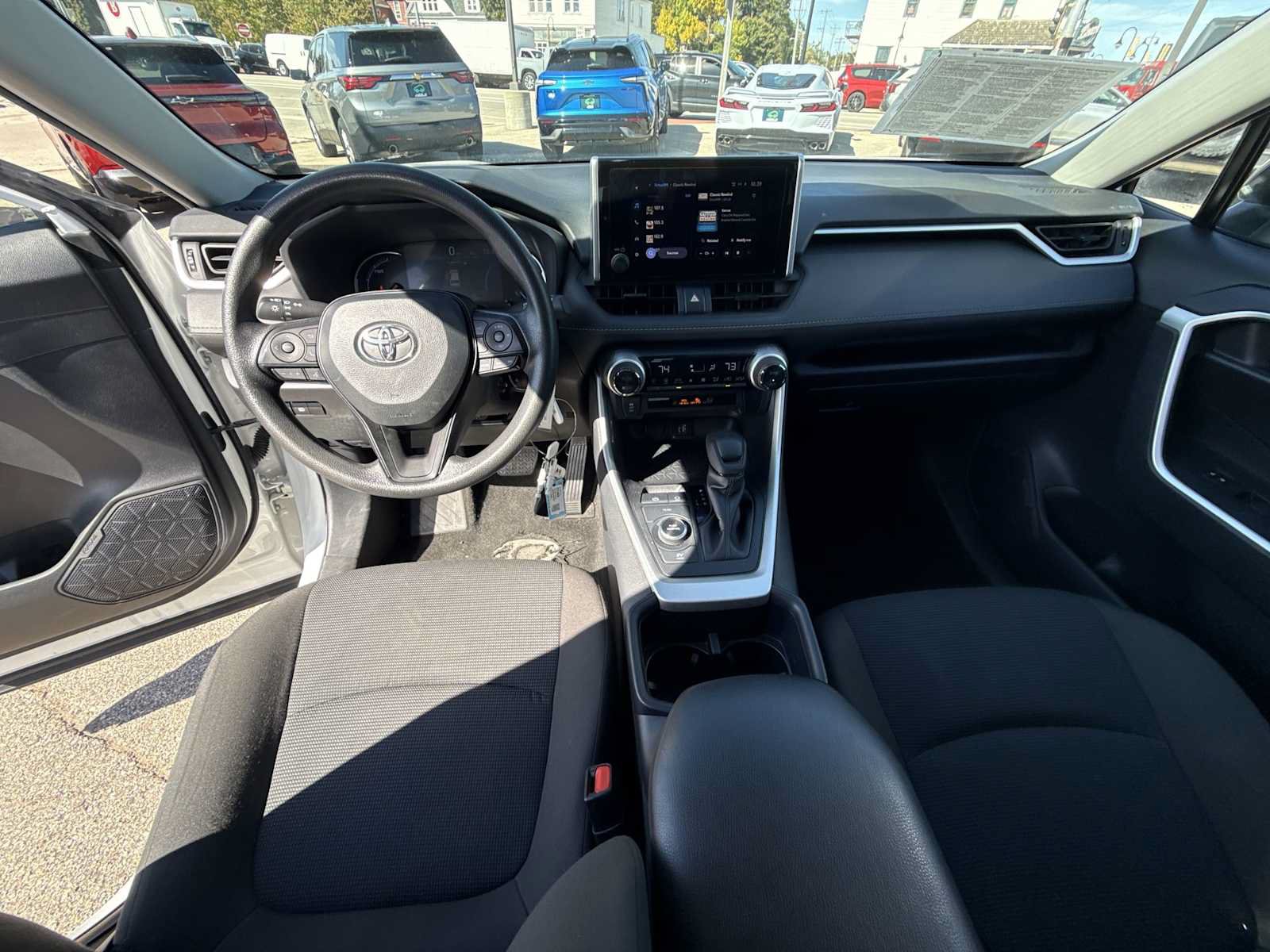 Used 2025 Toyota RAV4 LE AWD/4WD image 18
