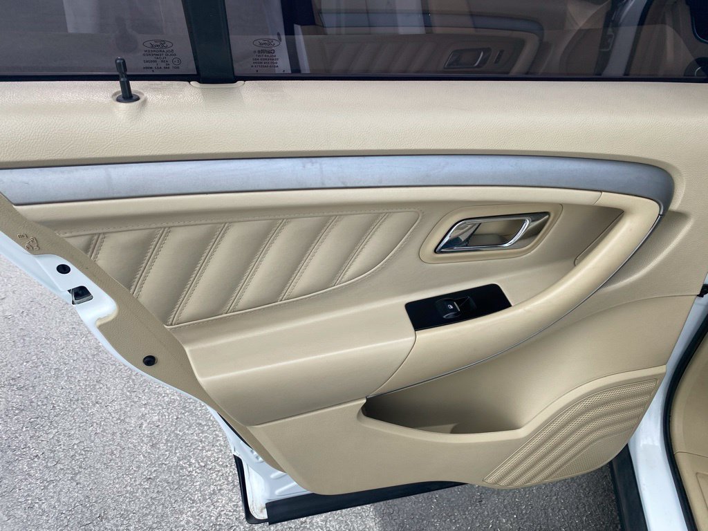Used 2015 Ford Taurus Limited FWD image 20