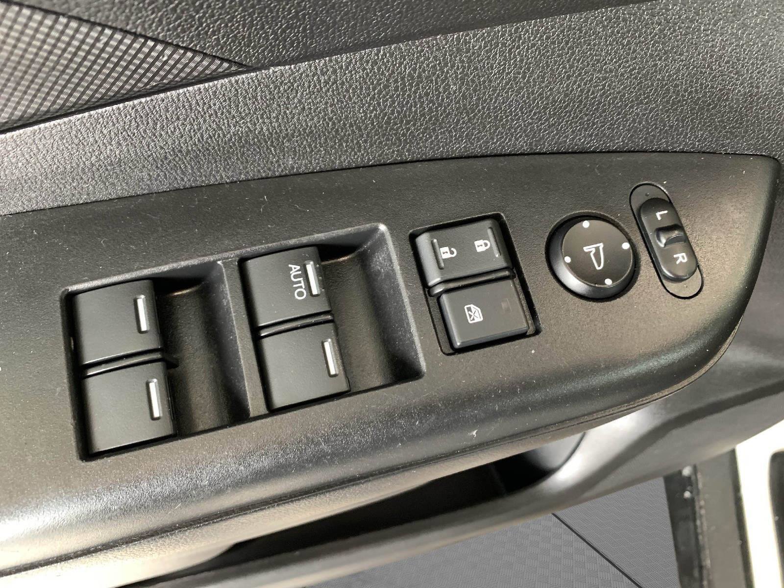 Used 2016 Honda CR-V LX image 11