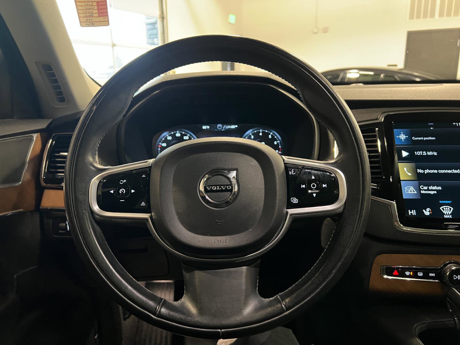 Used 2021 Volvo XC90 T6 Momentum image 11