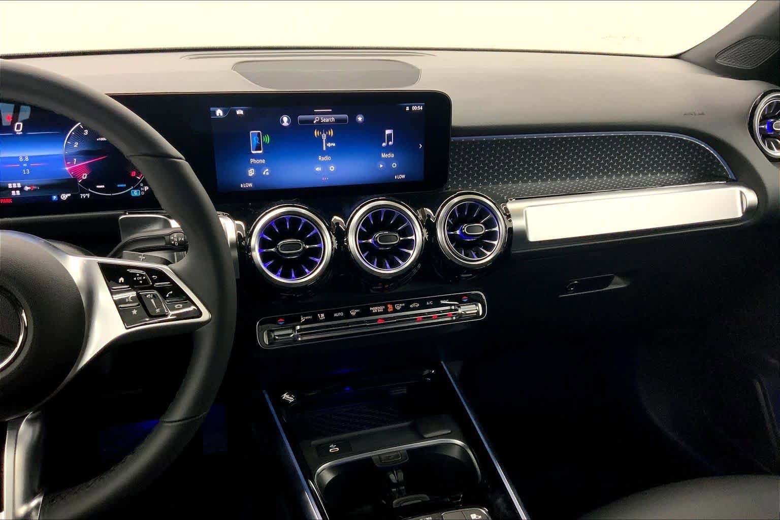 New 2026 Mercedes-Benz GLB 250 image 26