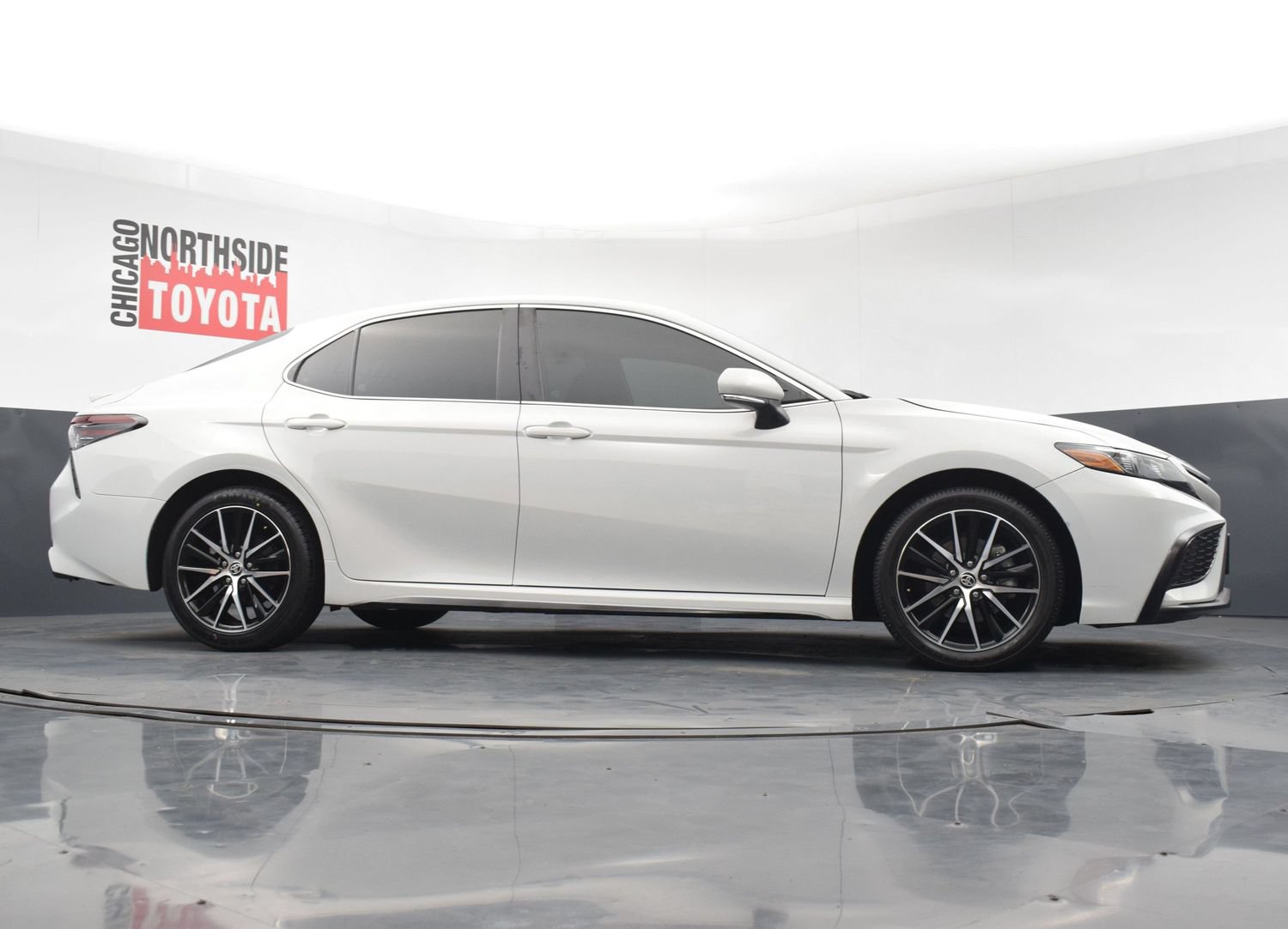 Used 2024 Toyota Camry SE FWD image 28