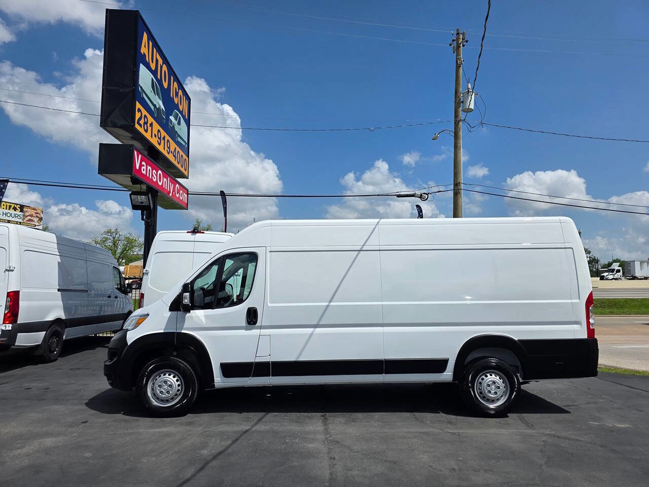 Used 2024 RAM ProMaster 3500 w/ Convenience Group FWD image 4