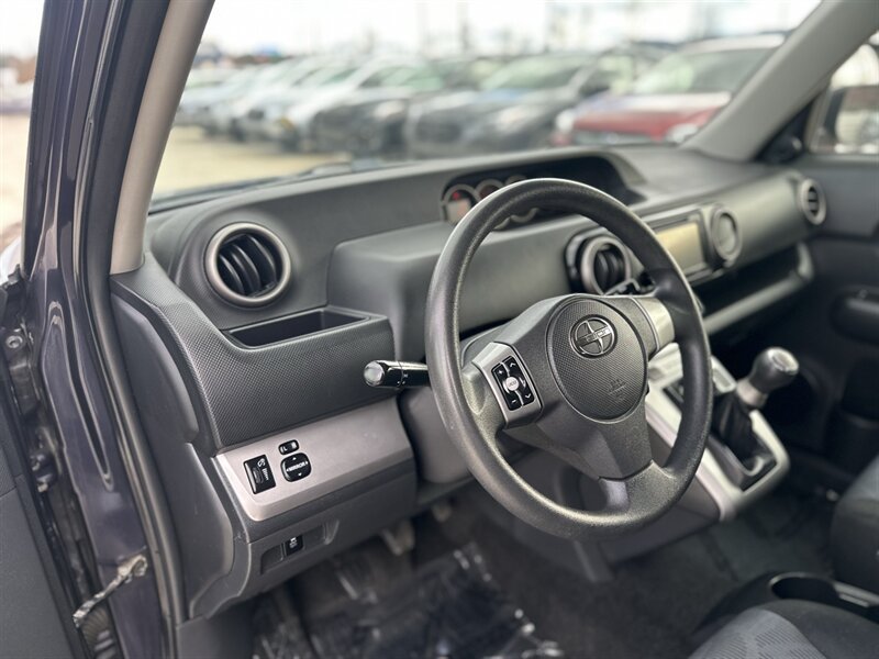Used 2012 Scion xB FWD image 35