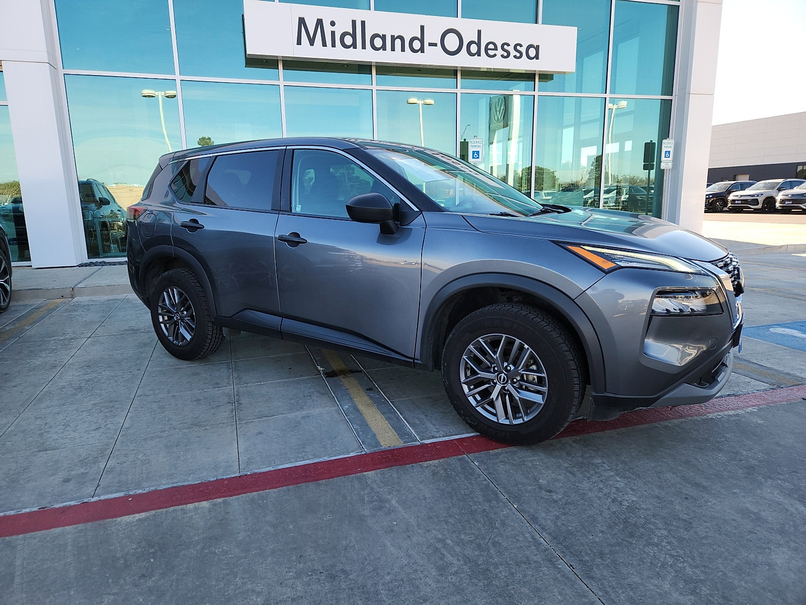 Used 2023 Nissan Rogue S image 8