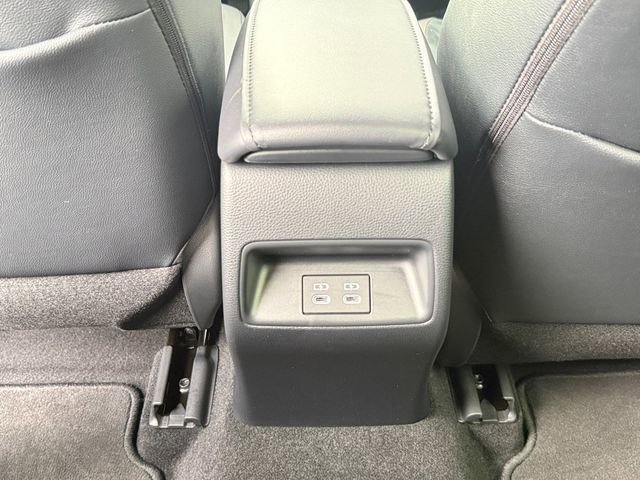 Used 2026 Toyota Corolla SE image 8