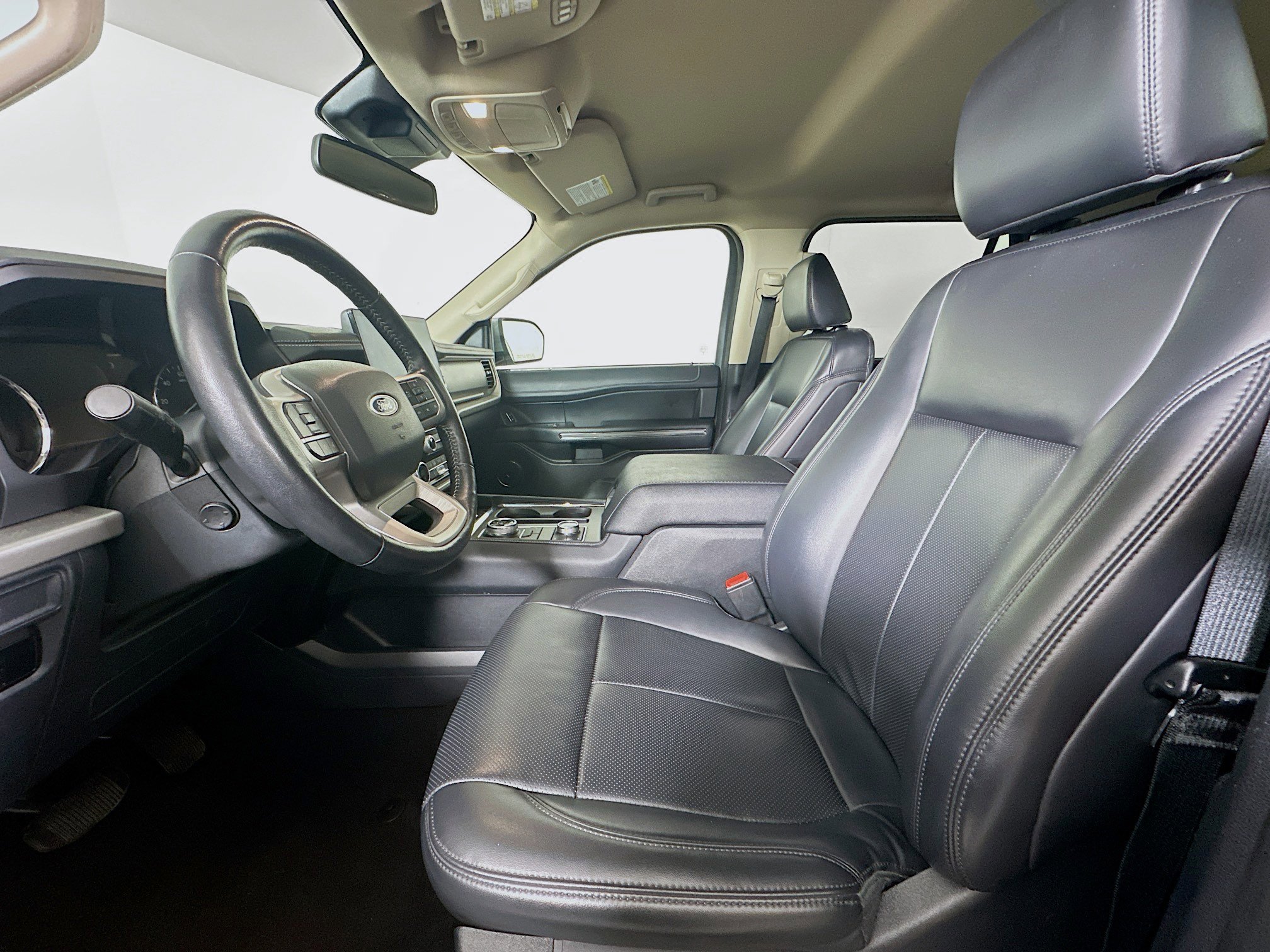 Used 2024 Ford Expedition XLT image 13