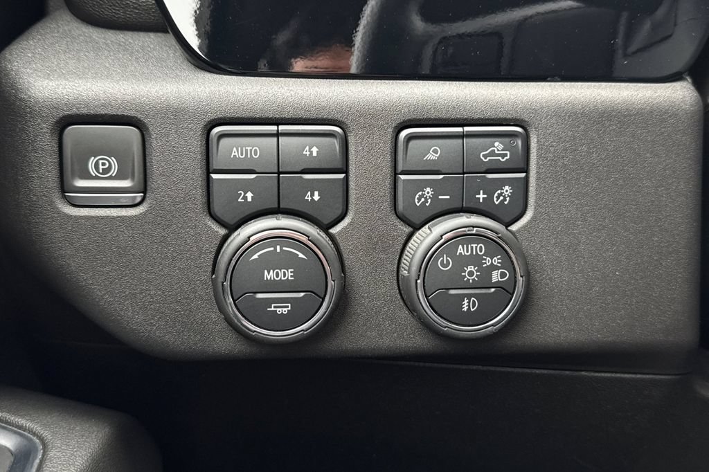 Used 2024 Chevrolet Silverado 2500 LTZ w/ LTZ Plus Package AWD/4WD image 32
