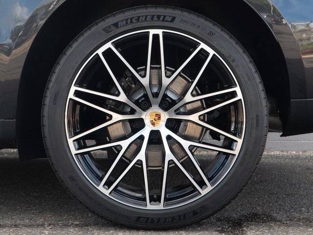 New 2026 Porsche Macan image 13