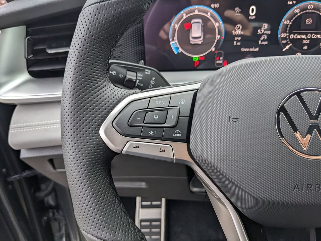 New 2026 Volkswagen Tiguan SE R-Line AWD/4WD image 30
