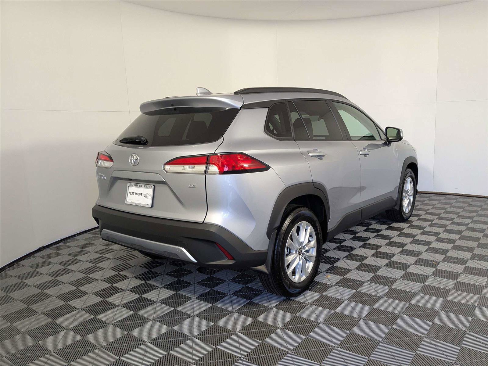 Certified 2024 Toyota Corolla Cross LE w/ Moonroof Package image 5