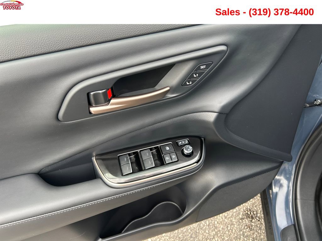 Used 2026 Toyota Crown Limited w/ Advanced Technology Package image 12