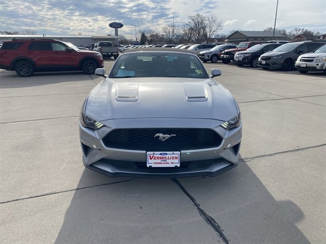 Used 2020 Ford Mustang Premium image 2