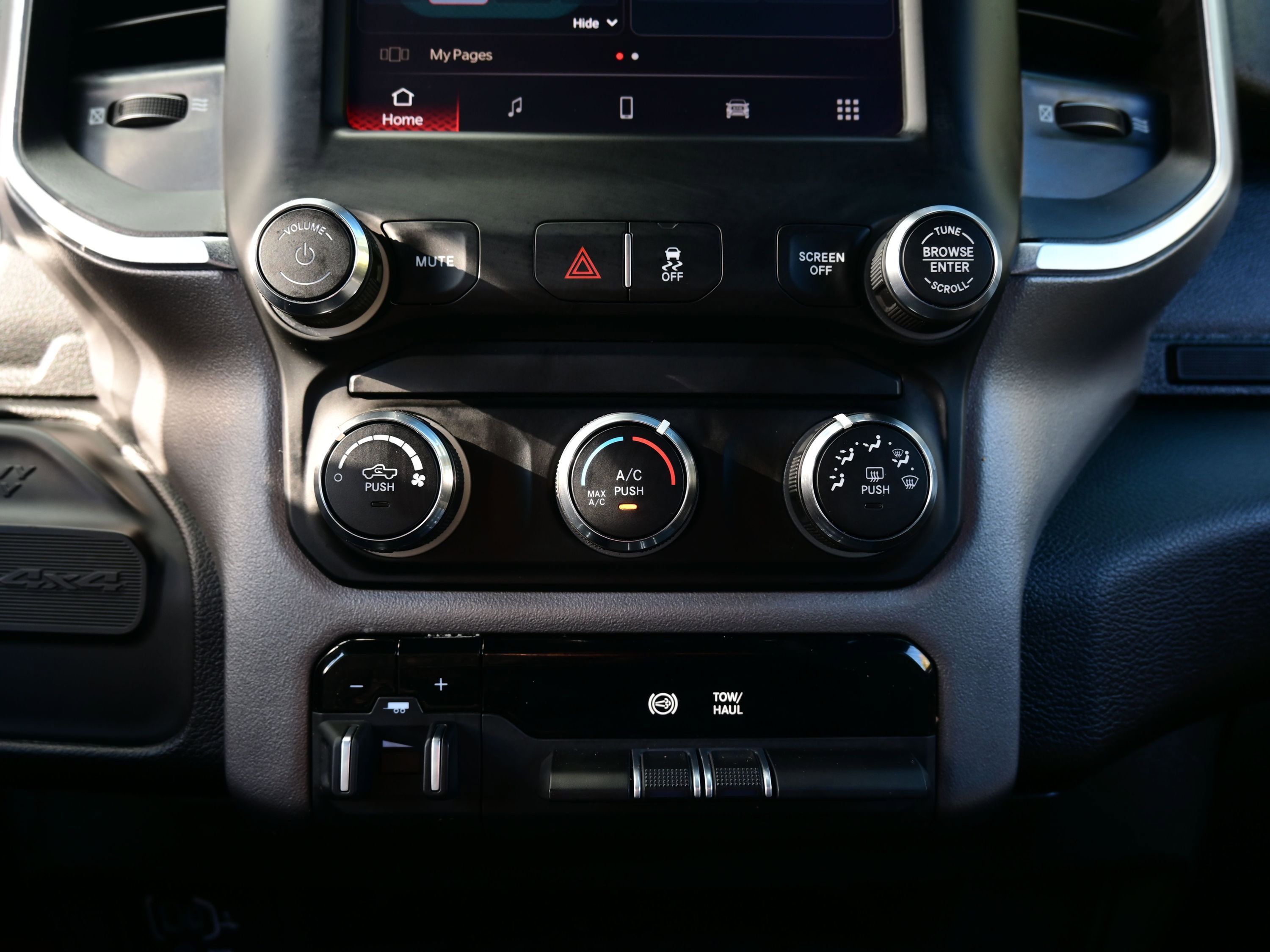 Used 2024 RAM 3500 Big Horn image 22