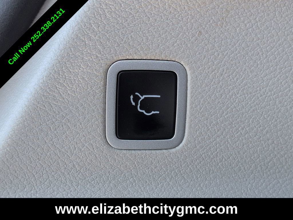 Used 2024 Chrysler Voyager LX FWD image 14
