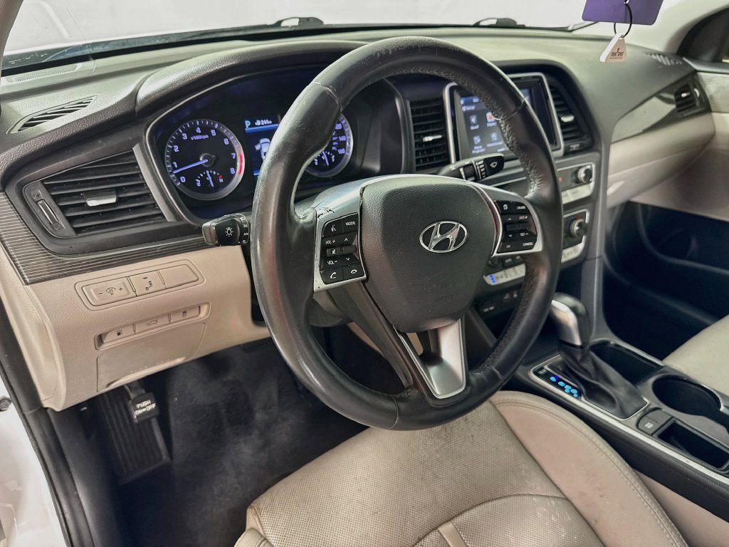 Used 2018 Hyundai Sonata Limited w/ Cargo Package FWD image 9