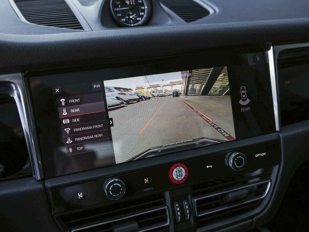 Certified 2026 Porsche Macan AWD/4WD image 22