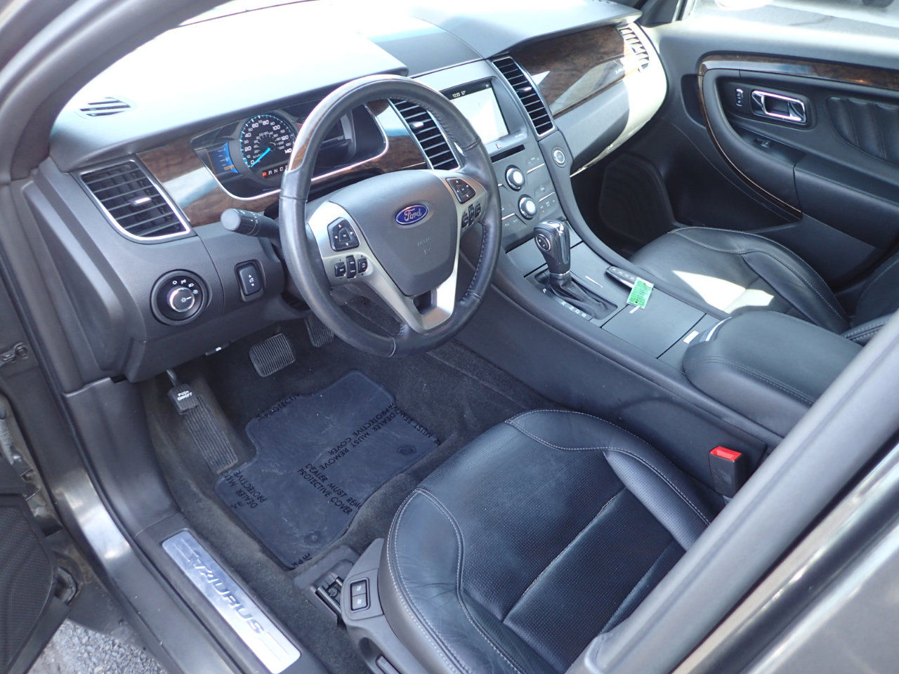Used 2016 Ford Taurus Limited FWD image 9