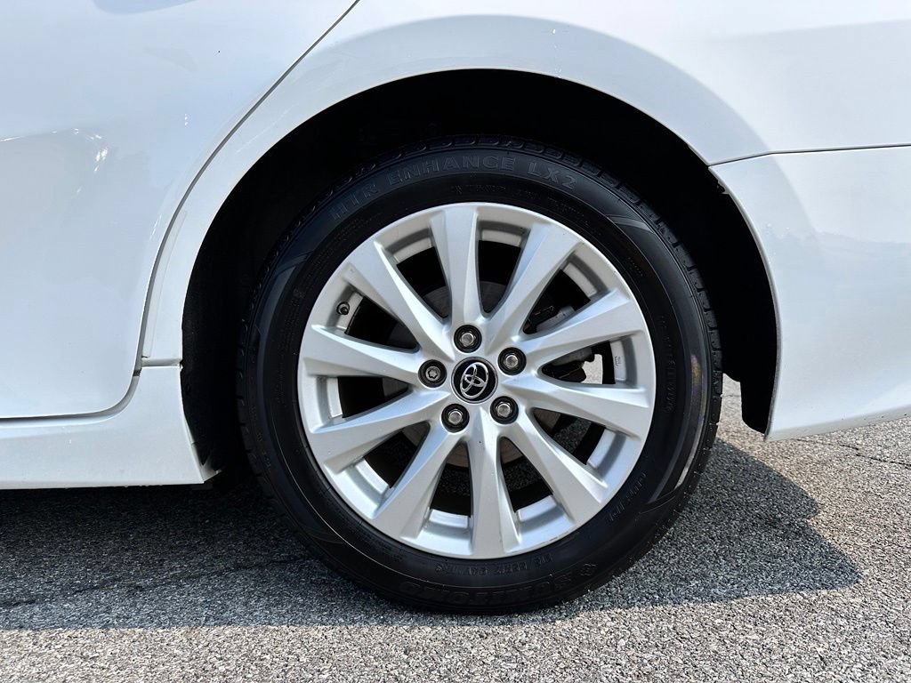 Used 2019 Toyota Camry LE FWD image 40