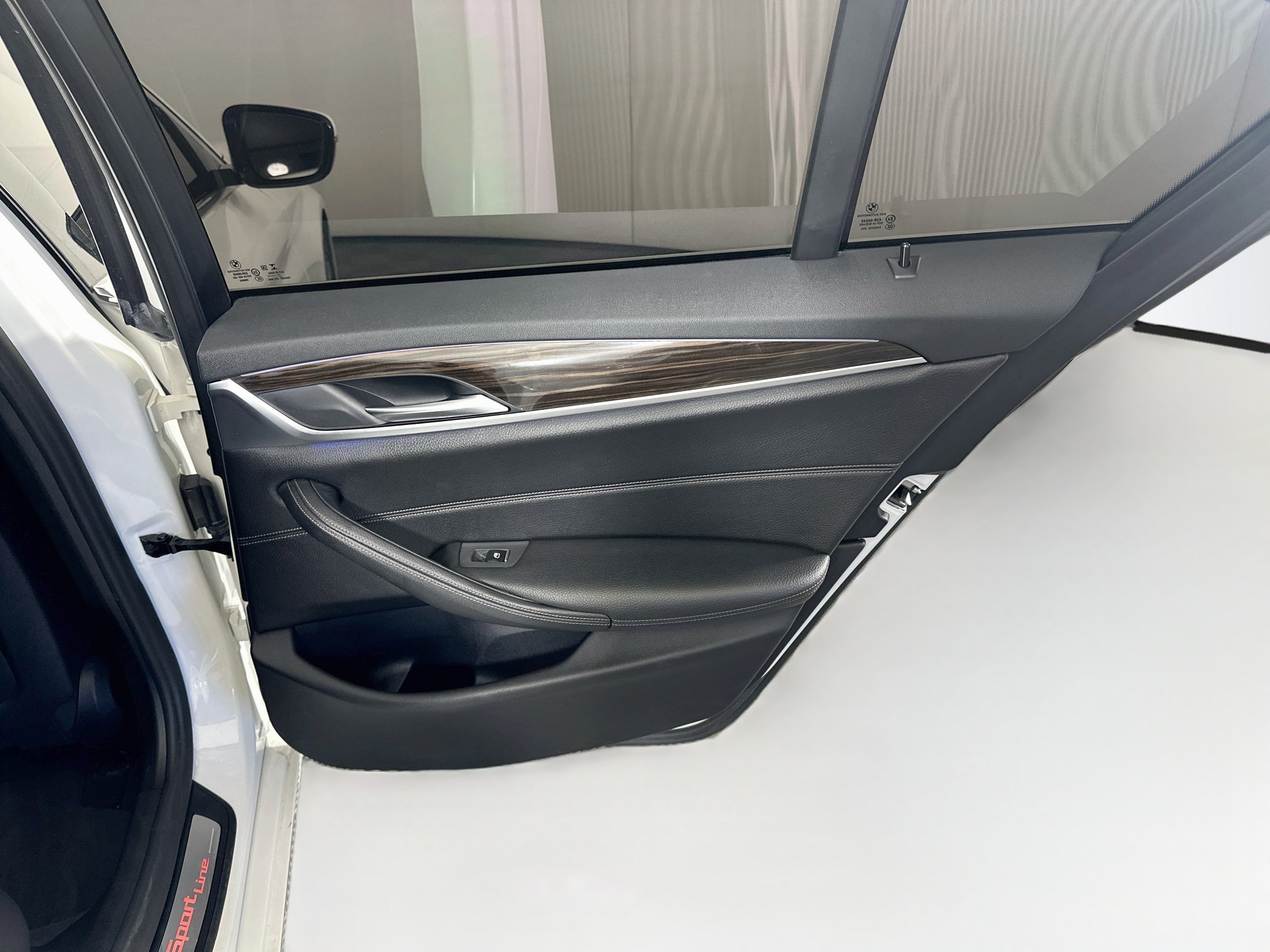 Used 2018 BMW 530i RWD image 30