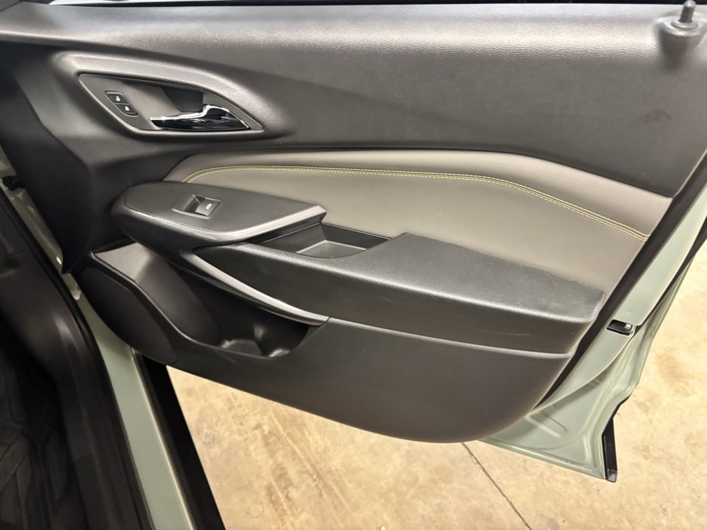 Used 2025 Chevrolet Trax ACTIV w/ Driver Confidence Package image 21