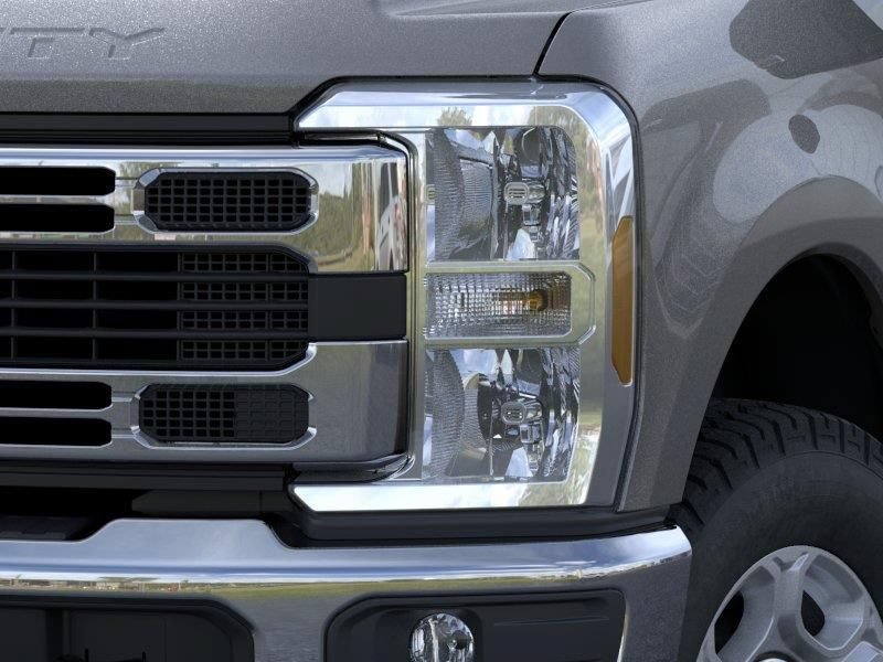 New 2026 Ford F250 XLT w/ FX4 Off-Road Package AWD/4WD image 18