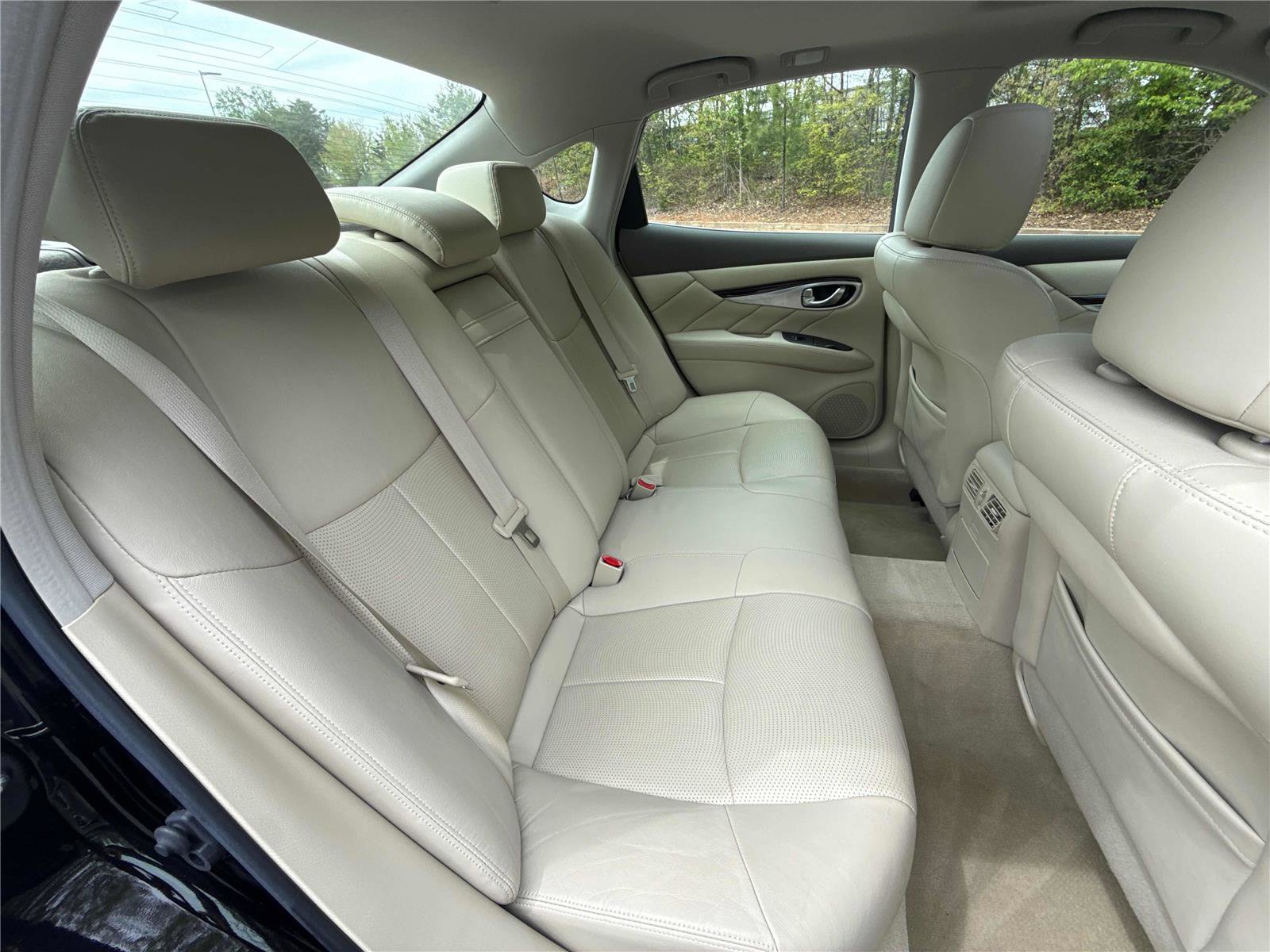 Used 2015 INFINITI Q70 3.7 w/ Technology Package image 27