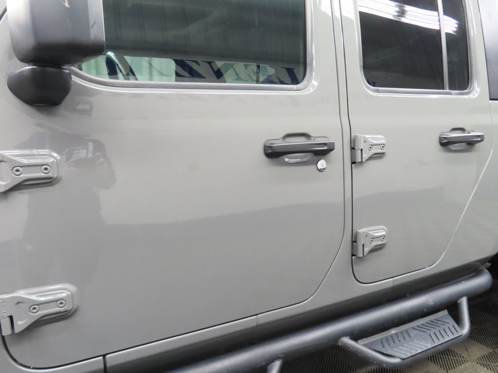 Used 2021 Jeep Gladiator Sport AWD/4WD image 32