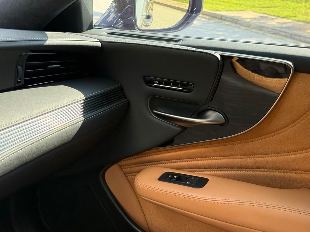 Certified 2024 Lexus LS 500 w/ Luxury Package RWD image 37