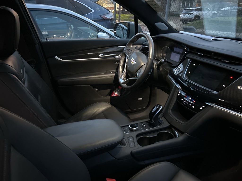 Used 2023 Cadillac XT6 Sport image 10