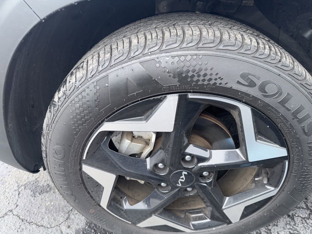 Used 2025 Kia Seltos EX w/ EX Sunroof Package image 11