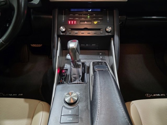Used 2017 Lexus IS 300 AWD image 21