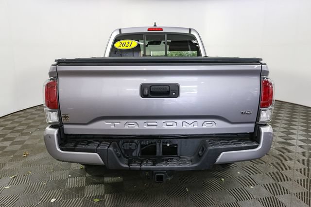 Used 2021 Toyota Tacoma TRD Sport w/ TRD Premium Sport Package AWD/4WD image 10