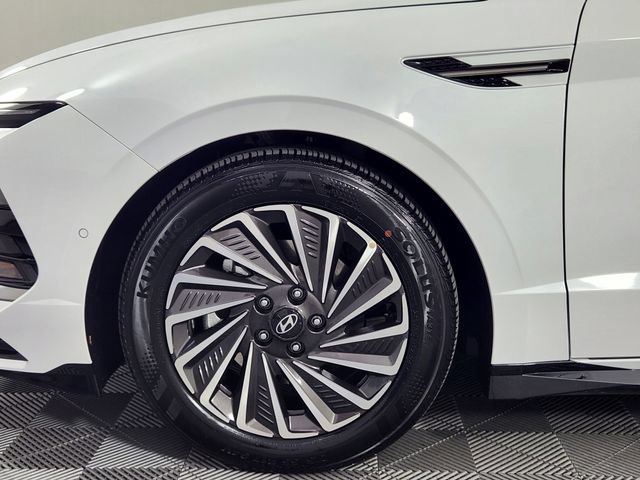 Certified 2025 Hyundai Sonata Limited FWD image 20