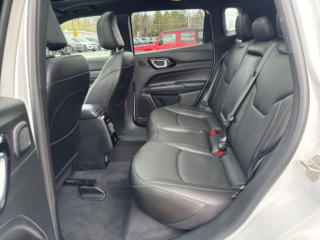 Used 2024 Jeep Compass Trailhawk w/ Trailhawk Elite Group AWD/4WD image 16