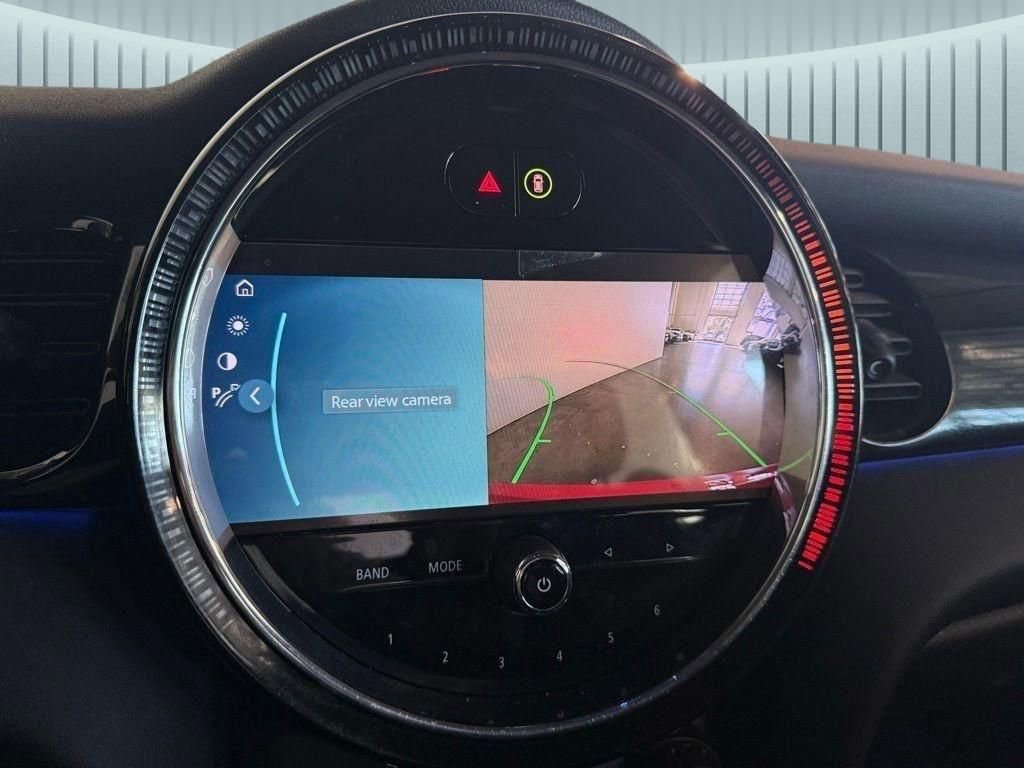 Used 2022 MINI Cooper SE FWD image 3
