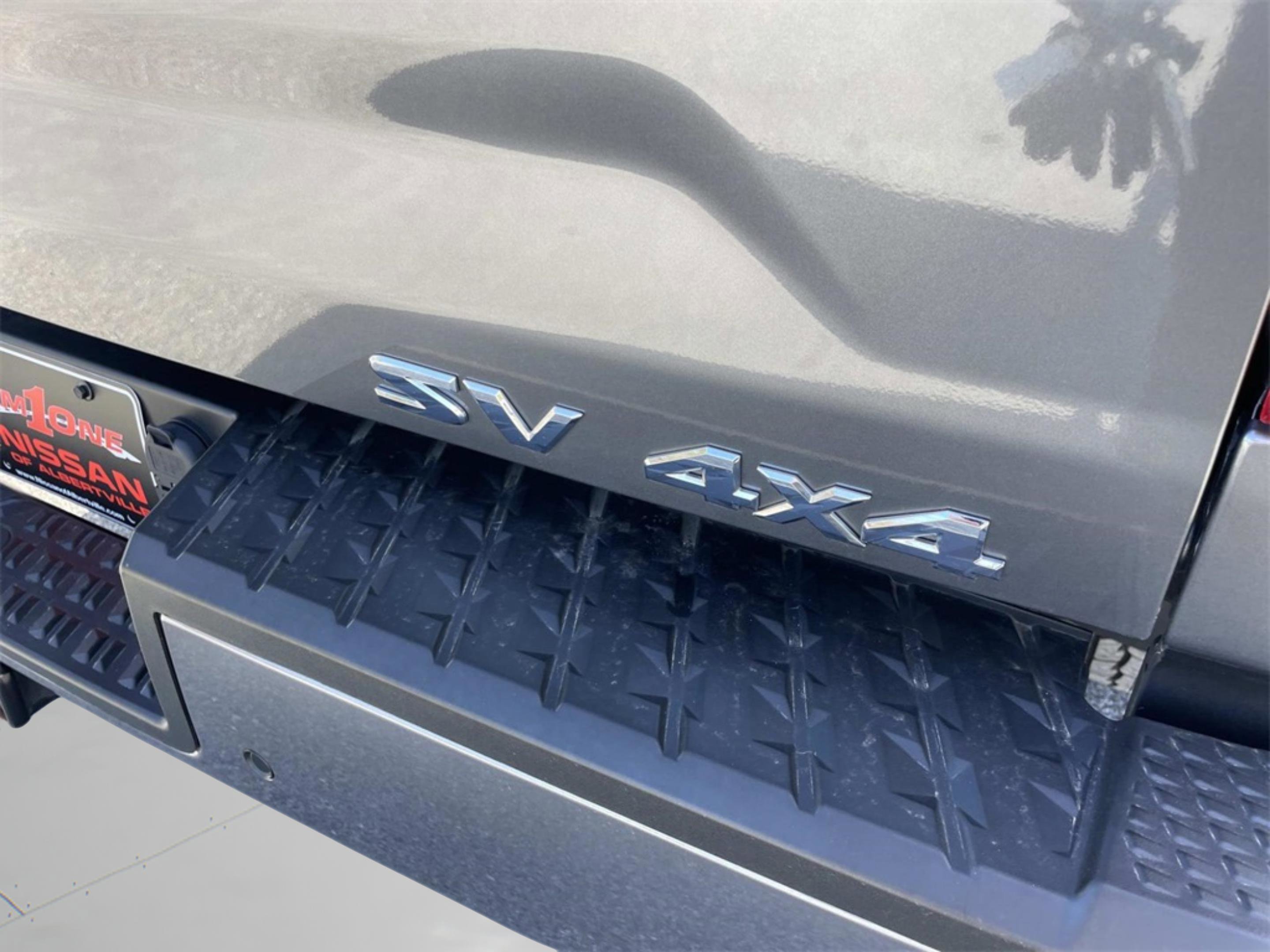Used 2024 Nissan Titan SV w/ SV Convenience Package image 27