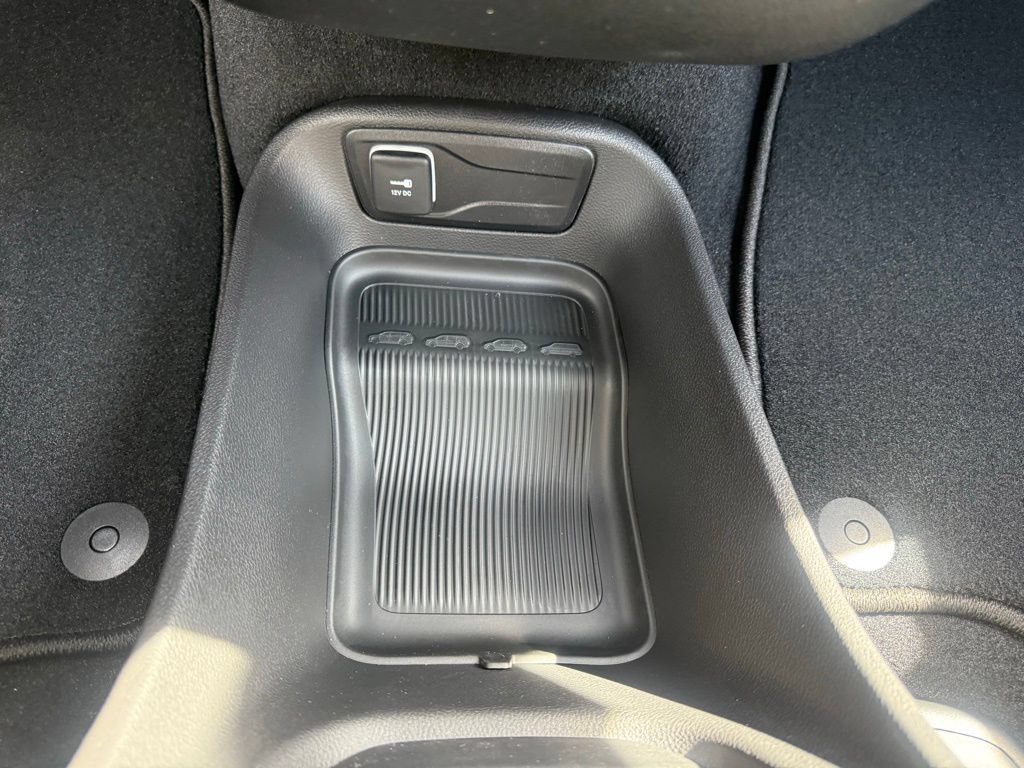 New 2027 Chrysler Pacifica Select FWD image 23