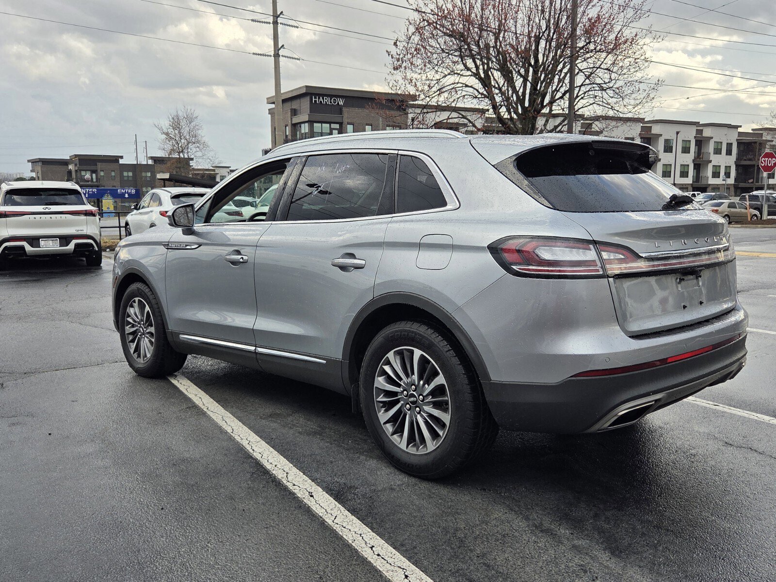 Used 2023 Lincoln Nautilus FWD w/ Premium Package image 7