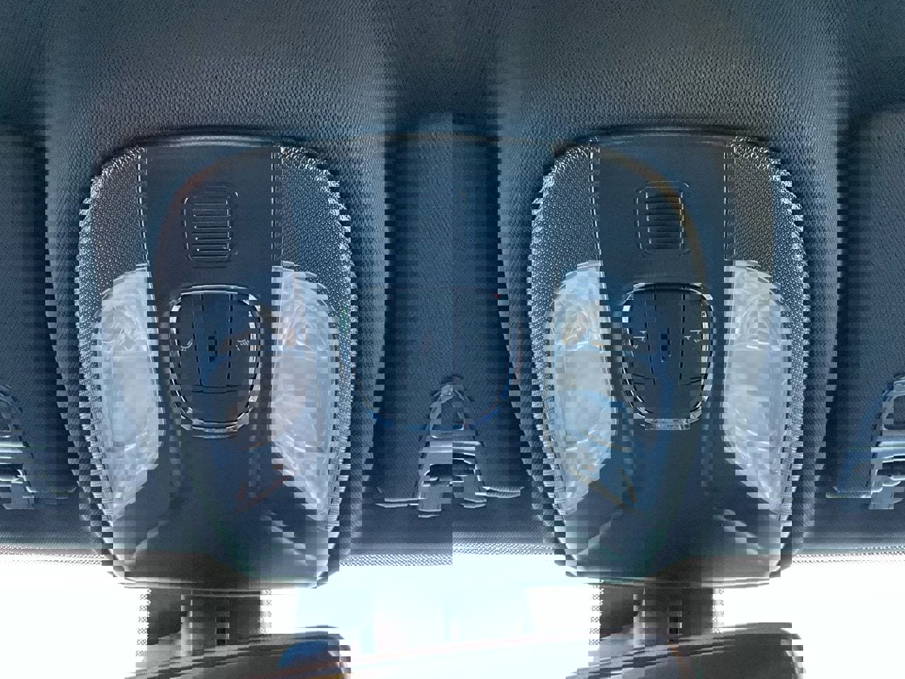 Used 2025 Jeep Compass Limited image 17