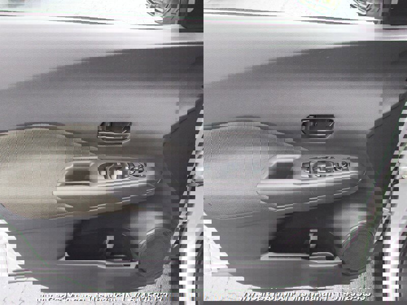 Used 2020 Nissan Kicks S image 8