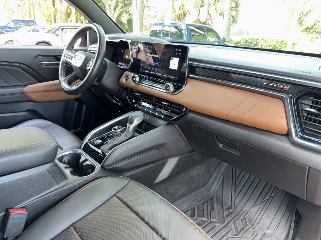 Used 2023 GMC Canyon AT4 w/ AT4 Premium Package image 18